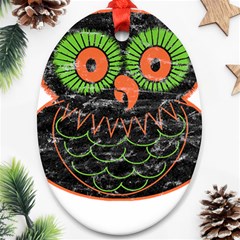 Vintage Halloween Owl T- Shirt Vintage Halloween Owl T- Shirt Oval Ornament (two Sides) by ZUXUMI