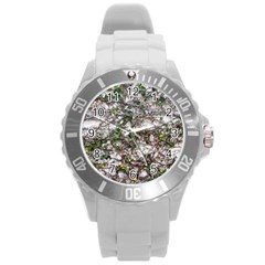 Climbing Plant At Outdoor Wall Round Plastic Sport Watch (l)