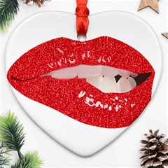 Lips -25 Ornament (heart)