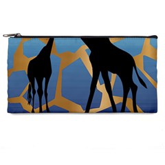 Giraffe Lover T- Shirt G I R A F F E O N G I R A F F E P R I N T P R E T T Y F O R V A C A T I O N T Pencil Case