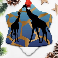 Giraffe Lover T- Shirt G I R A F F E O N G I R A F F E P R I N T P R E T T Y F O R V A C A T I O N T Ornament (Snowflake)