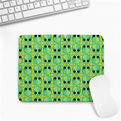 Alien Pattern- Small Mousepad by Ket1n9