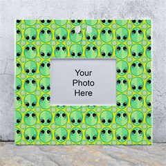 Alien Pattern- White Wall Photo Frame 5  X 7  by Ket1n9