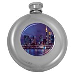 Frankfurt City Skyline Skyscraper Round Hip Flask (5 oz) Front