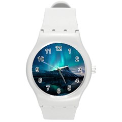 Aurora Borealis Mountain Reflection Round Plastic Sport Watch (M)