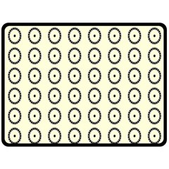 Sharp Circles Fleece Blanket (large) by ConteMonfrey