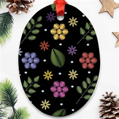 Embroidery Seamless Pattern With Flowers Ornament (Oval)