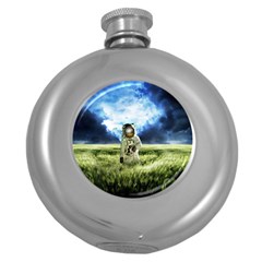 Astronaut Round Hip Flask (5 Oz) by Ket1n9