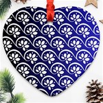 Pattern Floral Flowers Leaves Botanical Ornament (Heart) Front