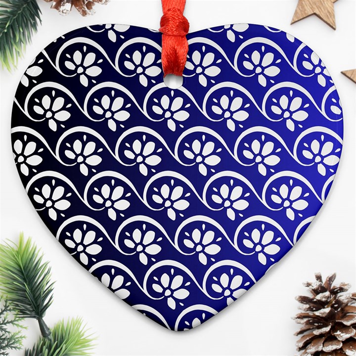 Pattern Floral Flowers Leaves Botanical Ornament (Heart)