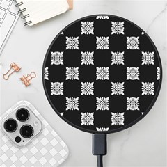 Floral Pattern Repeat Seamless Wireless Fast Charger(black) by Proyonanggan