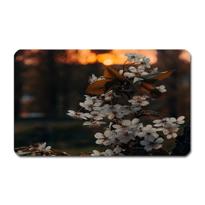 White Flower Magnet (Rectangular)