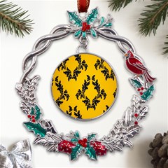 Yellow Regal Filagree Pattern Metal X mas Wreath Holly Leaf Ornament