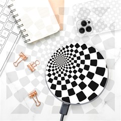 Geomtric Pattern Illusion Shapes Wireless Fast Charger(white)