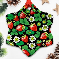 Strawberries Pattern Ornament (snowflake)