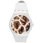 Giraffe Skin Texture Round Plastic Sport Watch (M) Front