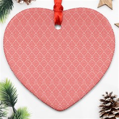 A Red And White Background With A Pattern Ornament (heart)