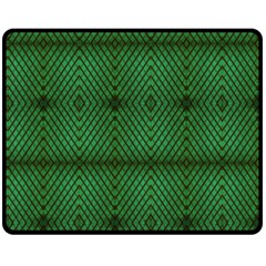 Green Diamond Grid Pattern Fleece Blanket (Medium)