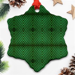 Green Diamond Grid Pattern Ornament (Snowflake)