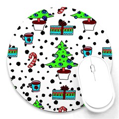 It`s Cold Outside Christmas Pattern Round Mousepad by ConteMonfrey