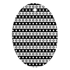 Black And White Circles Pattern Ornament (oval)