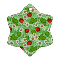 Strawberries Pattern Seamless Snowflake Ornament (two Sides)