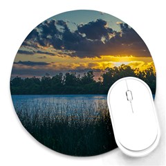 Peaceful Horizons Of Uruguay  Round Mousepad