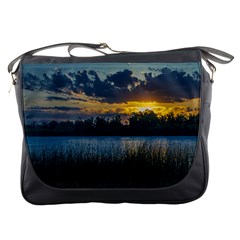 Peaceful Horizons Of Uruguay  Messenger Bag