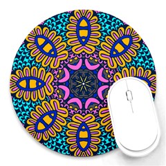 Mandala Fishes   Round Mousepad