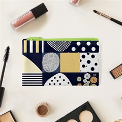 Geometric Design 10 Cosmetic Bag (xs)