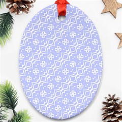 Light Purple And White Floral Pattern Ornament (oval)