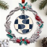 A Minimalist Pattern With Simple Lines And Shapes, Creating A Clean And Modern Aesthetic 04 Metal X mas Wreath Holly leaf Ornament Front