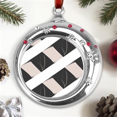 A Minimalist Pattern With Simple Lines And Shapes, Creating A Clean And Modern Aesthetic 07 Metal Snowflake Red Crystal Round Ornament