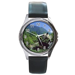 Bear5 Round Metal Watch by designergaze